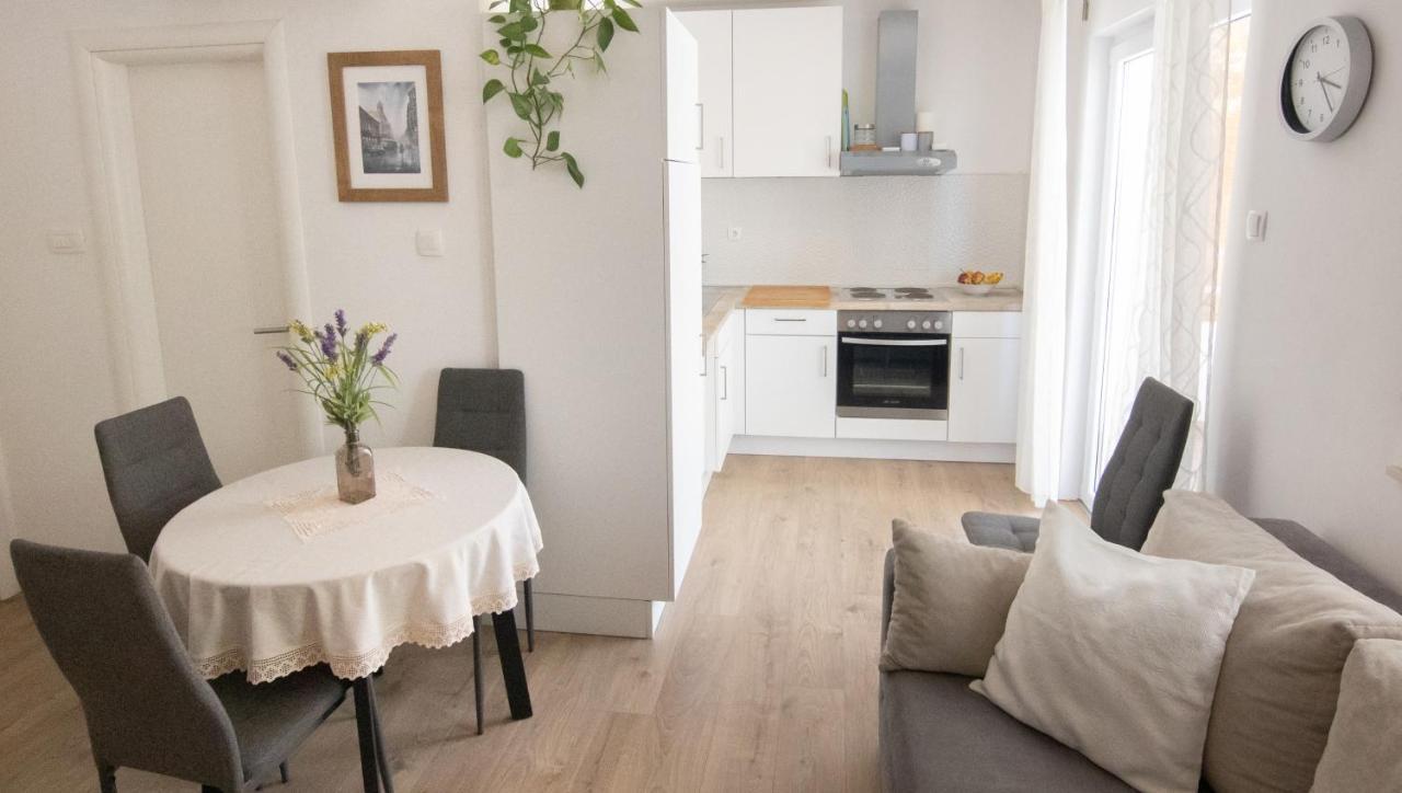 Apartman Grepo มาคาร์สกา ภายนอก รูปภาพ